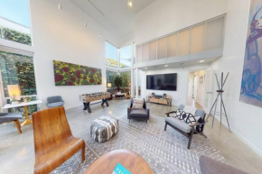 Hip Modern Architectural Loft Home By The Beach